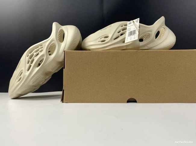 RNNR Yeezy Foam FY4567 Adidas Sand 0815